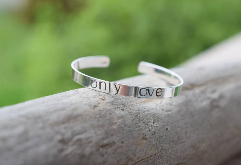 sterling Silber Personalisiertes Armband, Armband Mit Personalisiertem Text von PalidouCreations