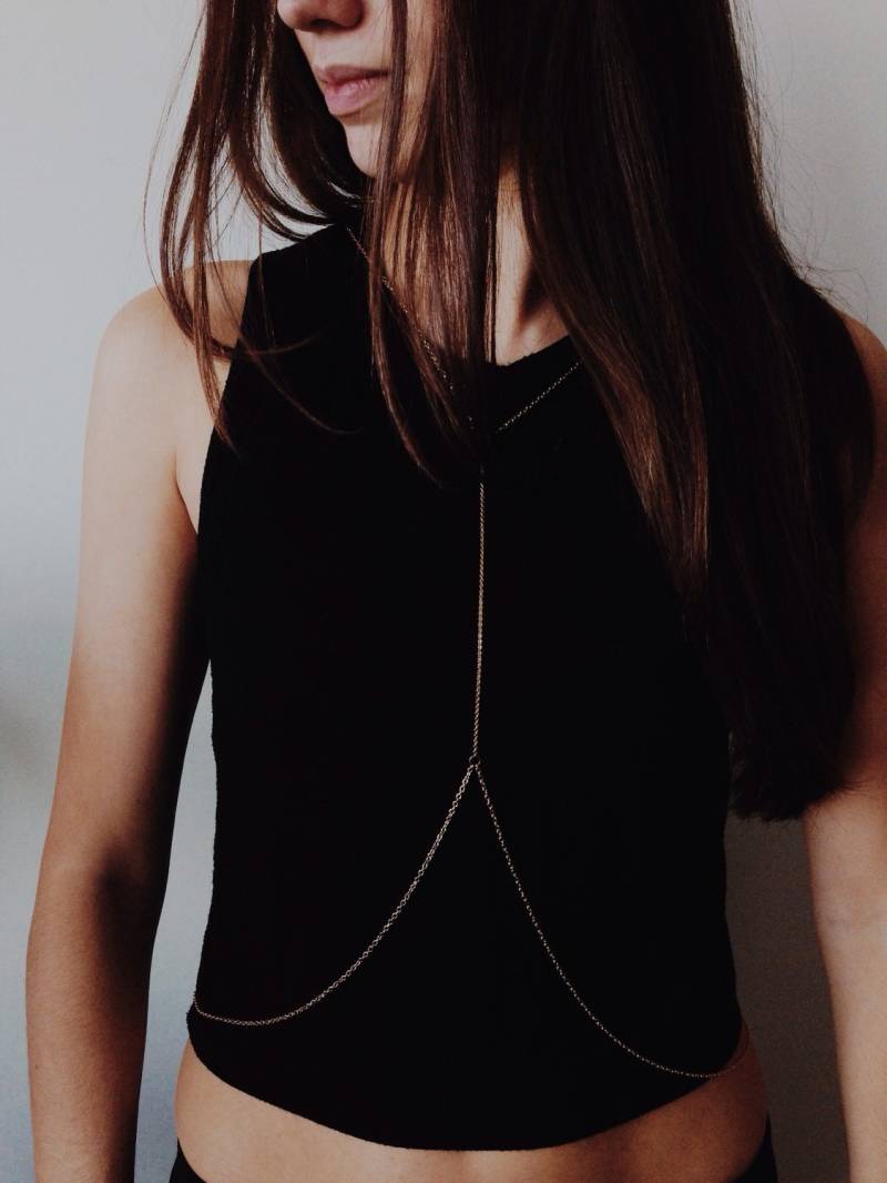 Schlichte Gold Körperkette Schlichte Gold Körperkette von PallasPaceDesigns