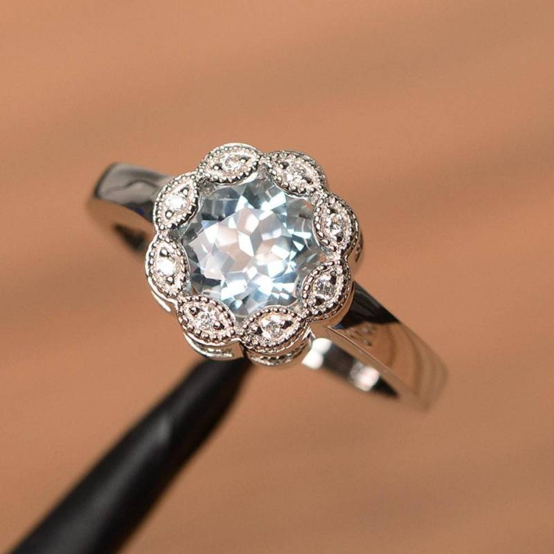 Antiker Aquamarin-Statement-Ring Aus Sterlingsilber Runden Blumigen Halo-Ring März Geburtsstein von PalmaryJewelry