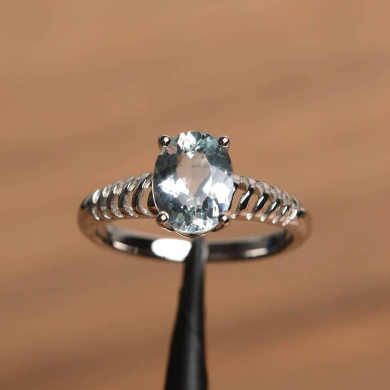 Aquamarin März Geburtsstein Ovalschliff Sterlingsilber Solitär Verlobungsring von PalmaryJewelry