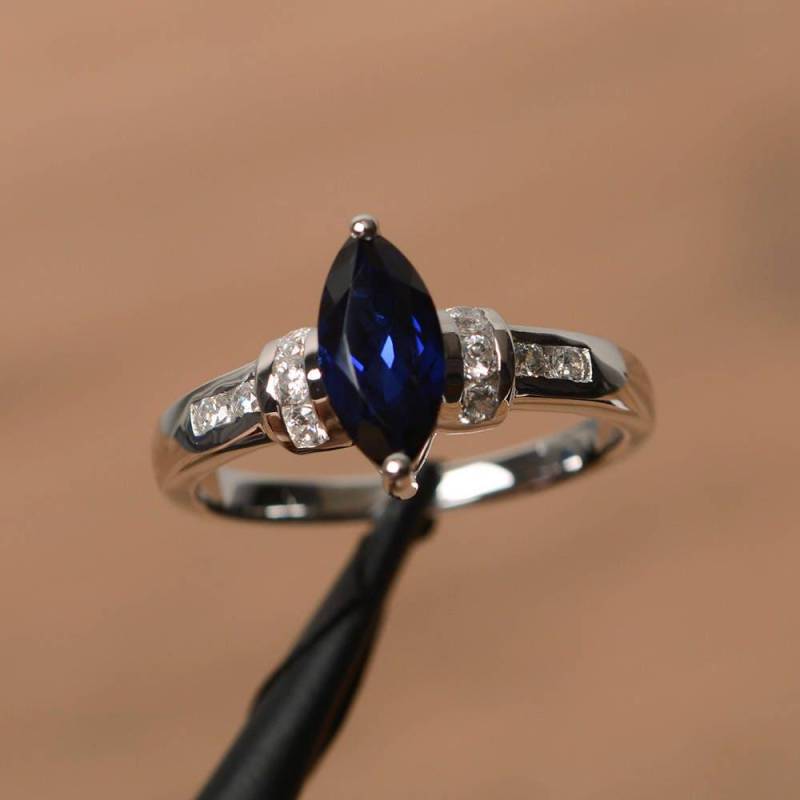 Blauer Saphir Ring Ehering September Geburtsstein Marquise Schliff Edelstein Sterling Silber von PalmaryJewelry