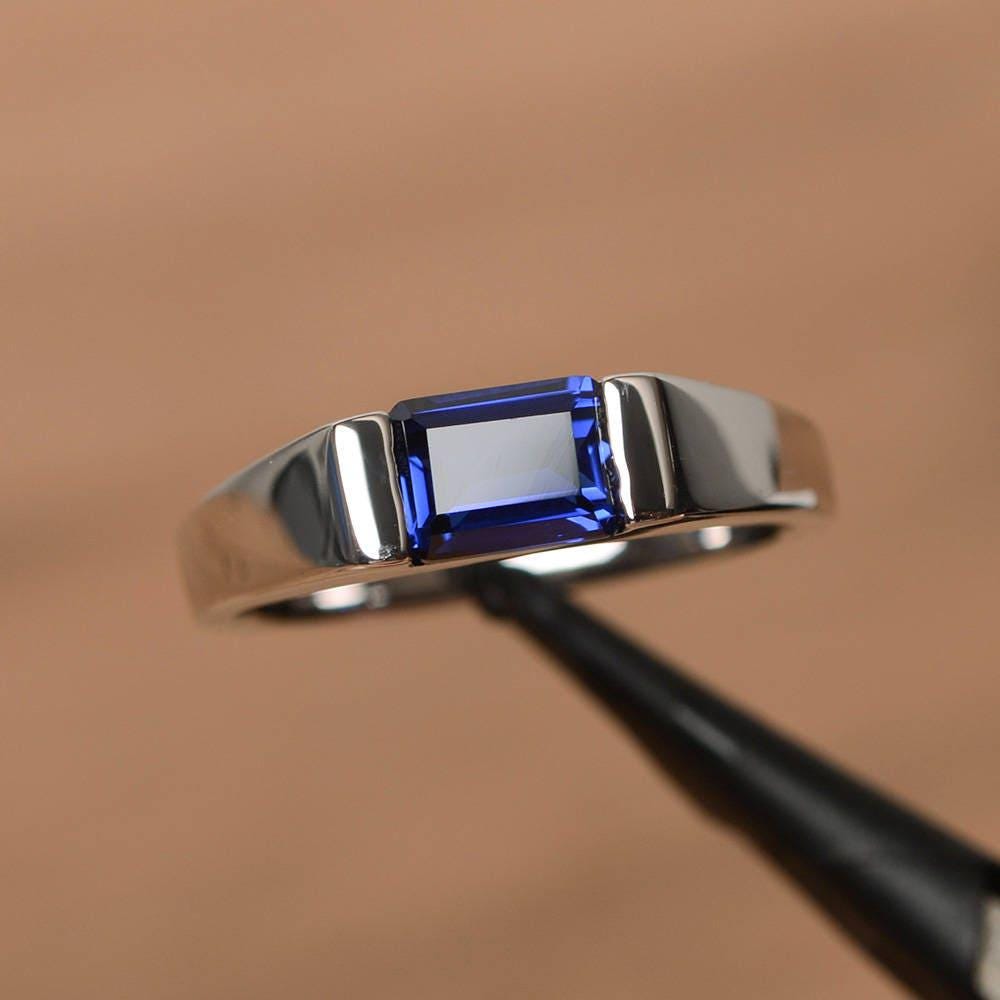 Blauer Saphir Ring Smaragdschliff Ost West Silber Geburtsstein Sterling Minimalistisch von PalmaryJewelry