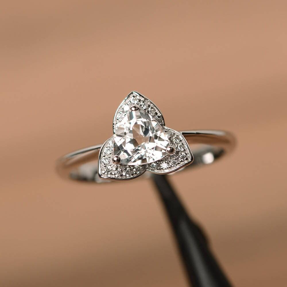 Echte Natürliche Weiße Topas Ring Trillion Cut Sterling Silber Verlobungsring von PalmaryJewelry