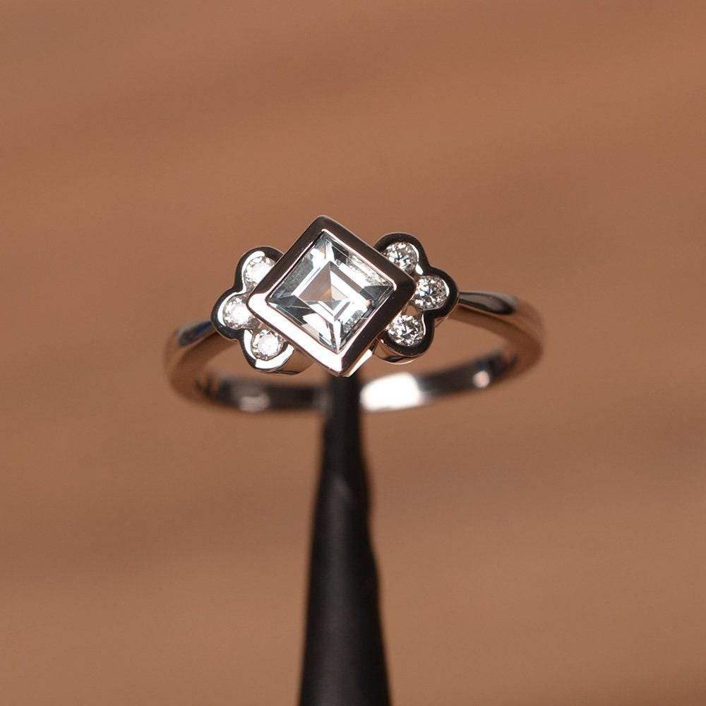 Echter Aquamarin Ring März Geburtsstein Quadrat Schnitt Sterling Silber Verlobungsring Lünette Einstellung Echter Aquamarin Ring März Geburtsstein Quadrat Schnitt Sterling Silber Verlobungsring Lünette Einstellung von PalmaryJewelry