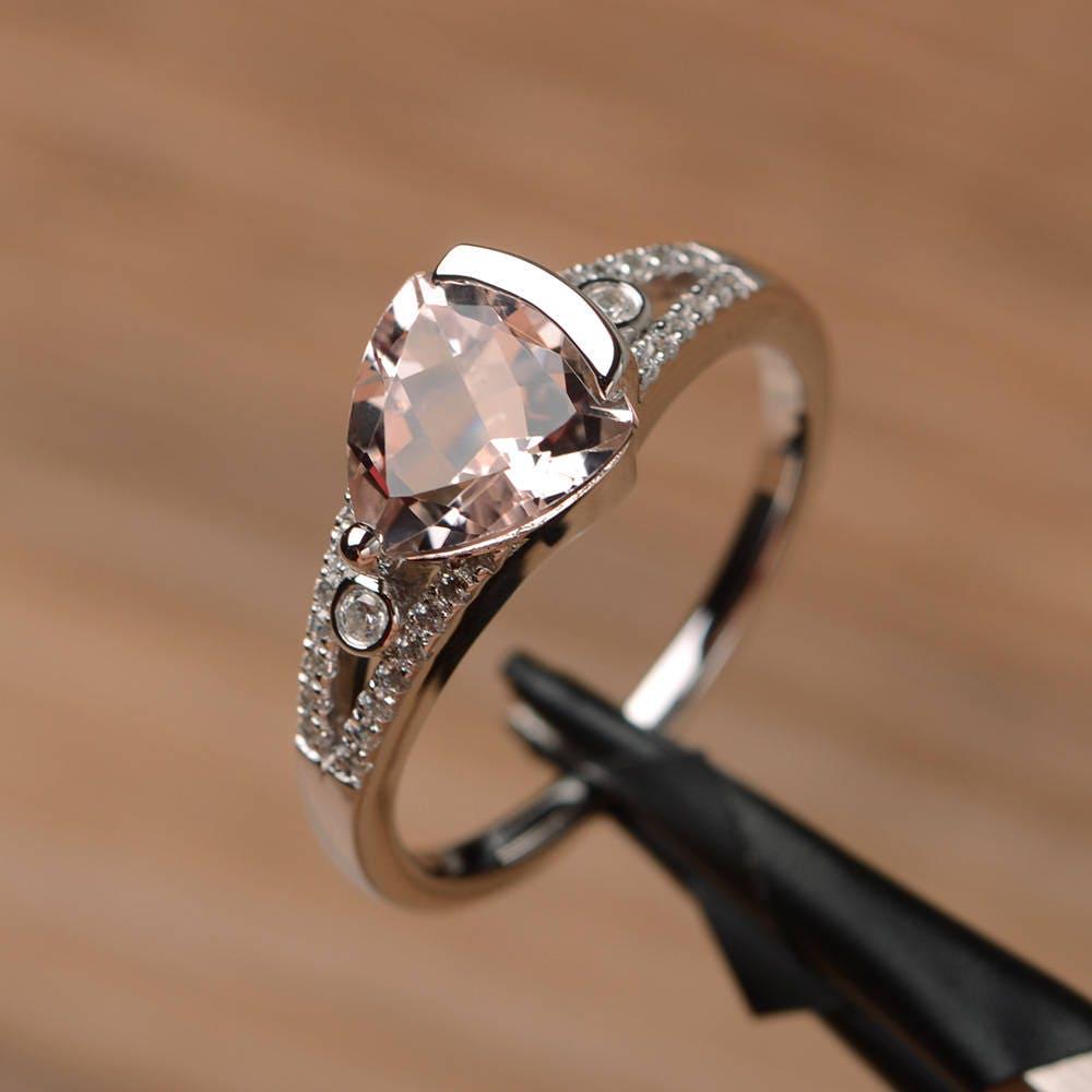 Echter Morganit Ring Verlobungsring Dreieckschliff Lünette Einstellung Sterling Silber Rosa Edelstein von PalmaryJewelry