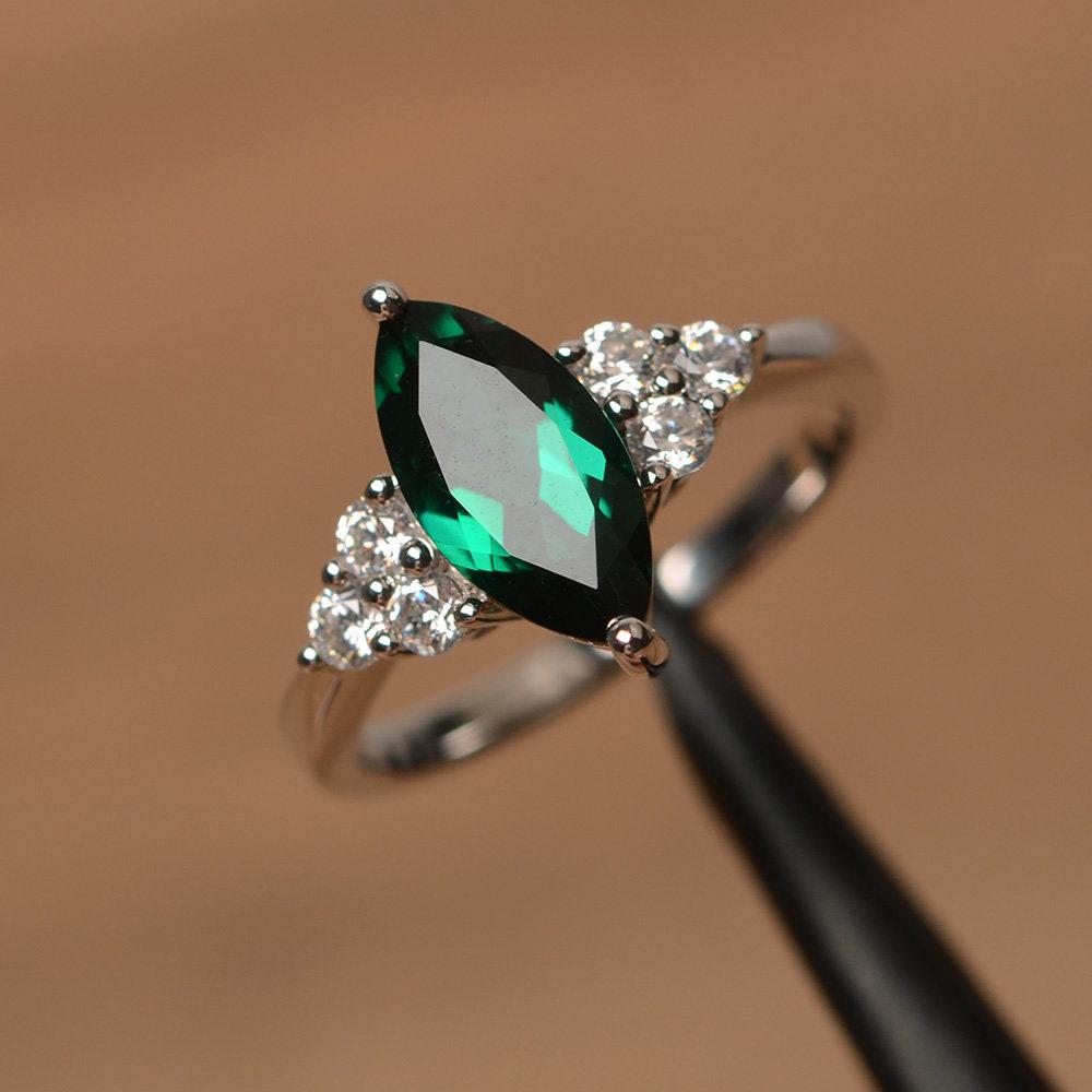 Labrador Smaragd Ring Mai Geburtsstein Marquise Schnitt Grüner Edelstein Sterling Silber von PalmaryJewelry