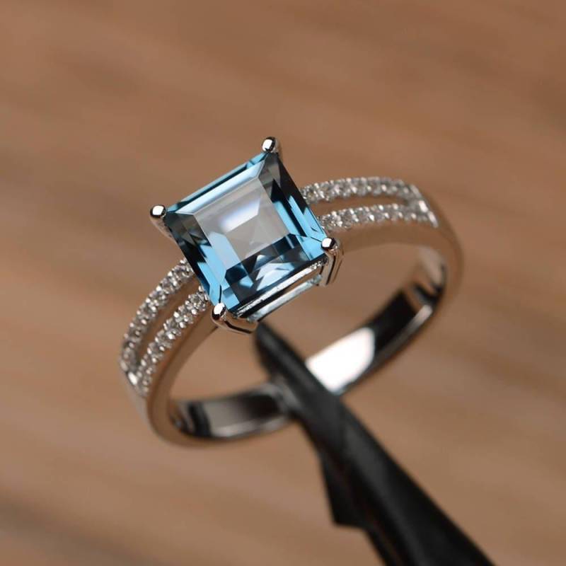 London Blautopas Verlobungsring Quadratisch Geschnittener Sterlingsilber-Splitterring November Geburtsstein von PalmaryJewelry