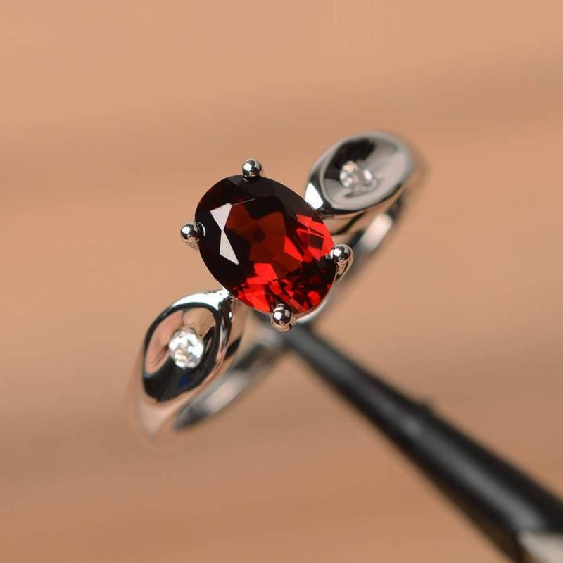 Natürliche Granat Ring Ehering Januar Geburtsstein Ovale Geschnittene Edelstein Rote Edelsteine Sterling Silber von PalmaryJewelry