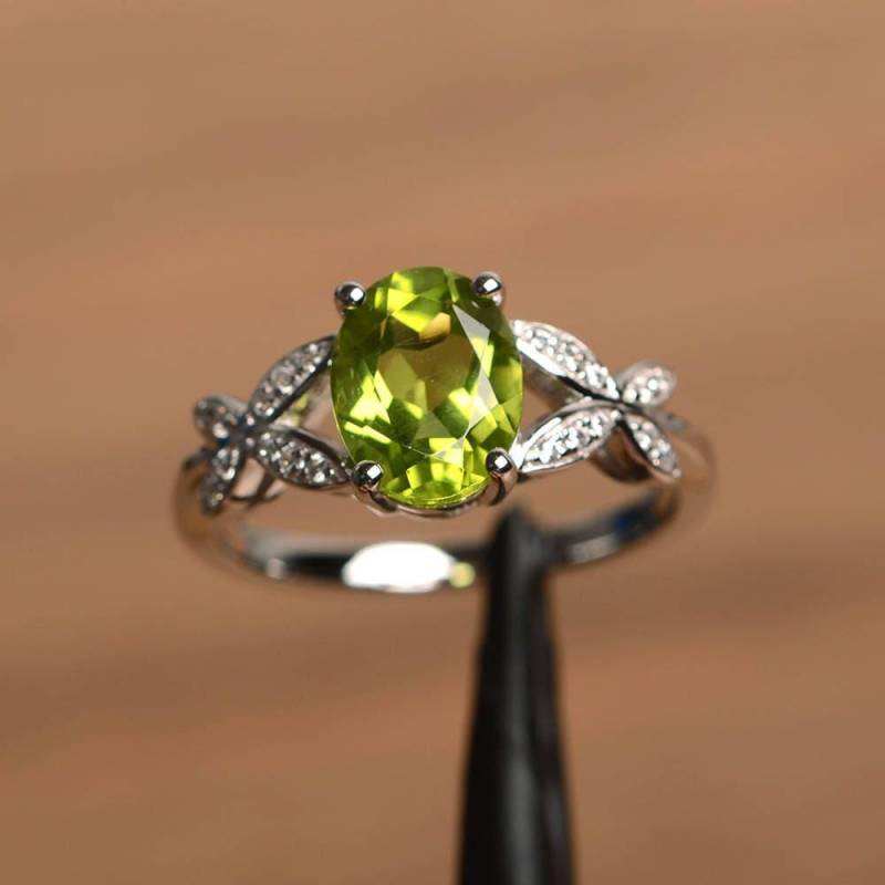 Natürliche Peridot Ring Verlobungsring Ovale Geschnittene Grüne Edelstein Sterling Silber August Geburtsstein von PalmaryJewelry