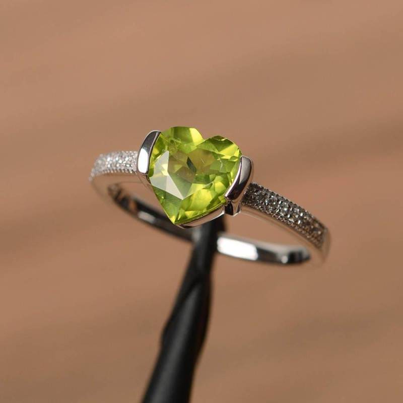 Natürliche Peridot Ring Versprechen Mai Geburtsstein Herz Geschnitten Grünen Edelstein Sterling Silber von PalmaryJewelry