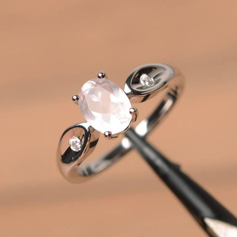 Natürliche Rosa Quarz Ring Verlobungsring Ovale Geschliffene Edelstein Edelsteine Sterling Silber von PalmaryJewelry