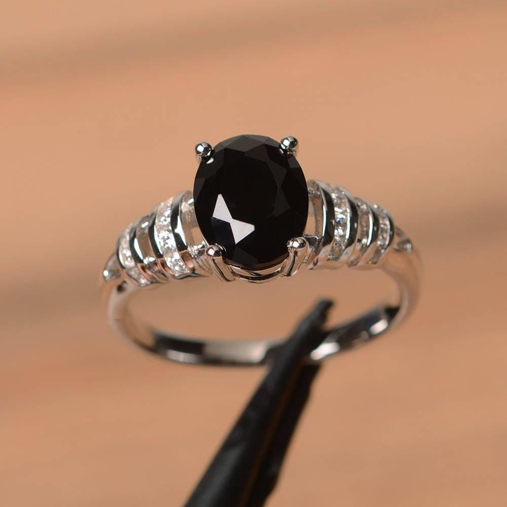 Natürliche Schwarze Spinell Ring Cocktail-Party-Ring Edelsteine Ovale Geschliffene Edelstein-sterling-Silber-Ring von PalmaryJewelry