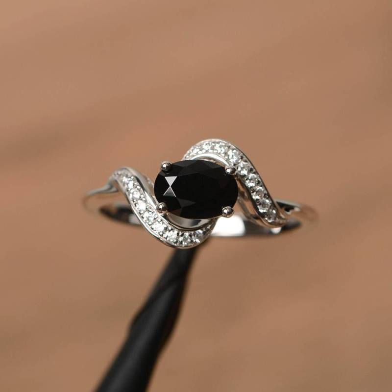 Natürliche Schwarze Spinell Ring Jubiläum Oval Geschnitten Edelstein Edelsteine Sterling Silber von PalmaryJewelry