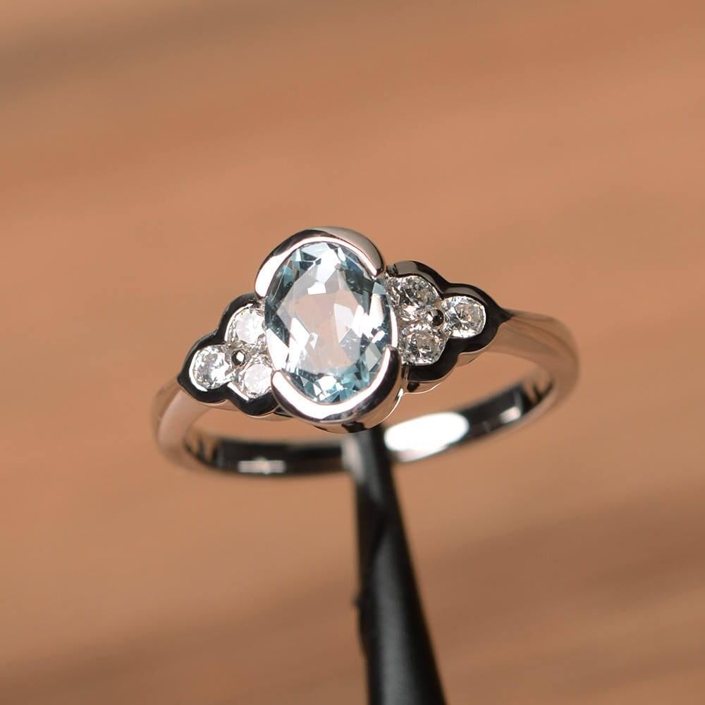 Natürlicher Aquamarinring Versprechen Ring März Geburtsstein Ovale Geschnittene Edelstein Blauer Sterling Silber von PalmaryJewelry