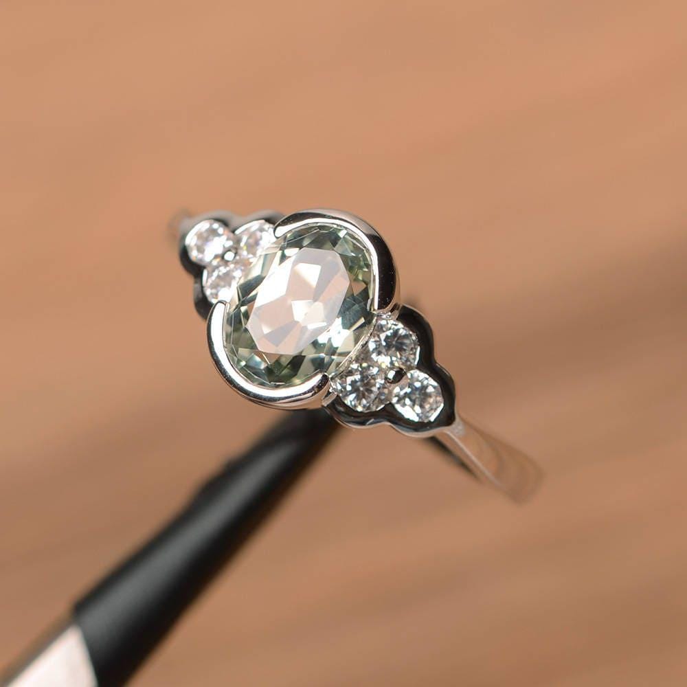 Natürlicher Grüner Amethyst Ring Ehering Ovaler Edelstein Sterlingsilberring von PalmaryJewelry