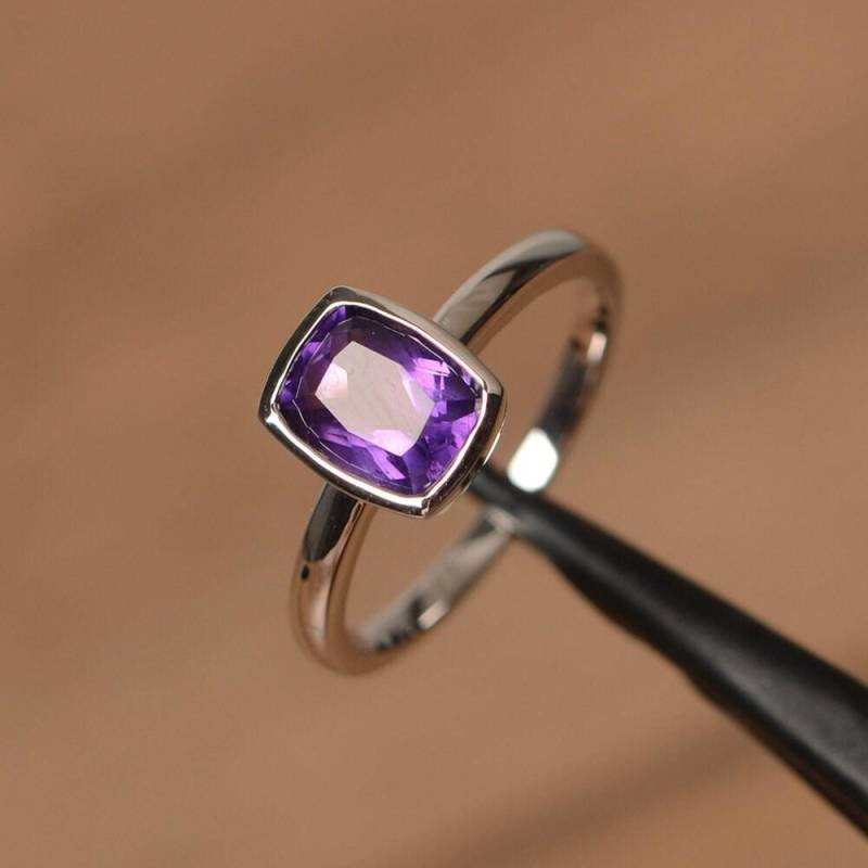 Natürlicher Lila Amethyst Ring Silber Solitär Februar Geburtsstein von PalmaryJewelry