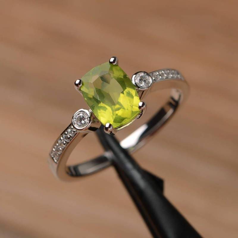 Natürlicher Peridot Versprechen Ringkissen Schnitt Massiver Sterling Silber August Geburtsstein Ring von PalmaryJewelry