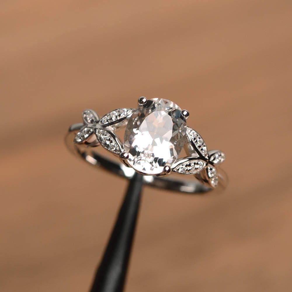 Natürlicher Weißer Topasring Cocktailpartyring Ovaler Geschliffener Edelstein Sterlingsilberring von PalmaryJewelry