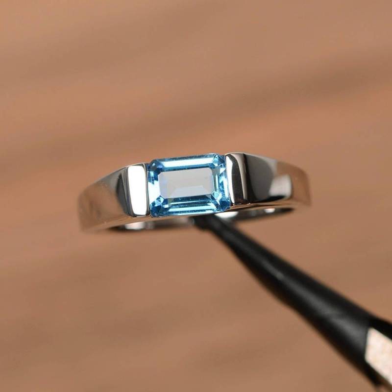 Schweizer Blauer Topas-Ehering Edelstein Sterlingsilber Smaragd Geschnittener Solitärring von PalmaryJewelry