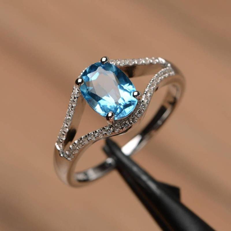 Schweizer Blautopas Ring Sterling Silber Verlobungsring Himmelblauen Edelstein von PalmaryJewelry