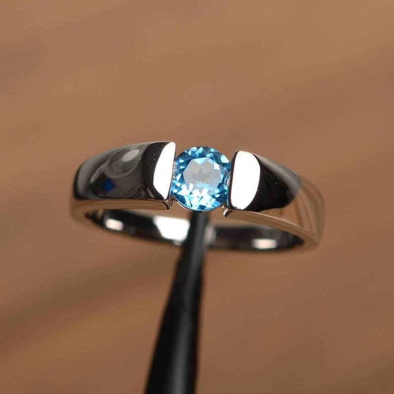Schweizer Blautopasring Topas Ehering Rund Geschnittener Blauer Edelstein Ring Sterling Silber Verlobungsring von PalmaryJewelry
