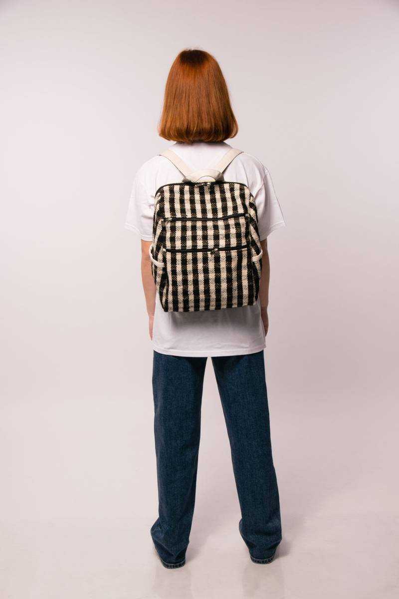 Rucksack Aus Vintage Hanfstoff Mit Wollelementen Bio Natur Handarbeit Hanf Heimgesponnen von Paloriavintagefabric