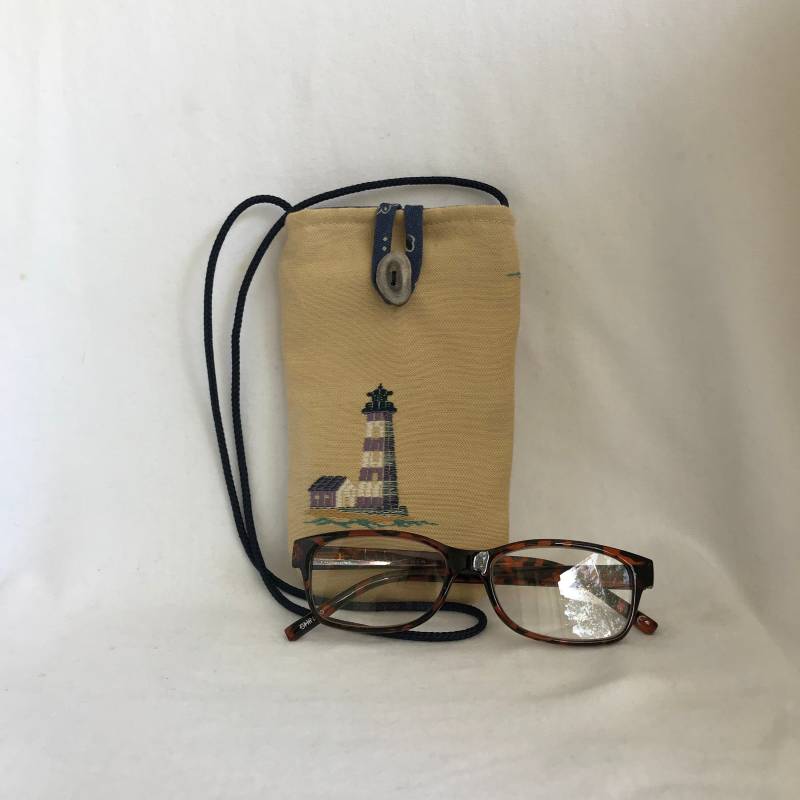 Handgefertigte Leuchtturm Brillenetui Tragbare Brillenhülle von PamelaFarnsworthBags