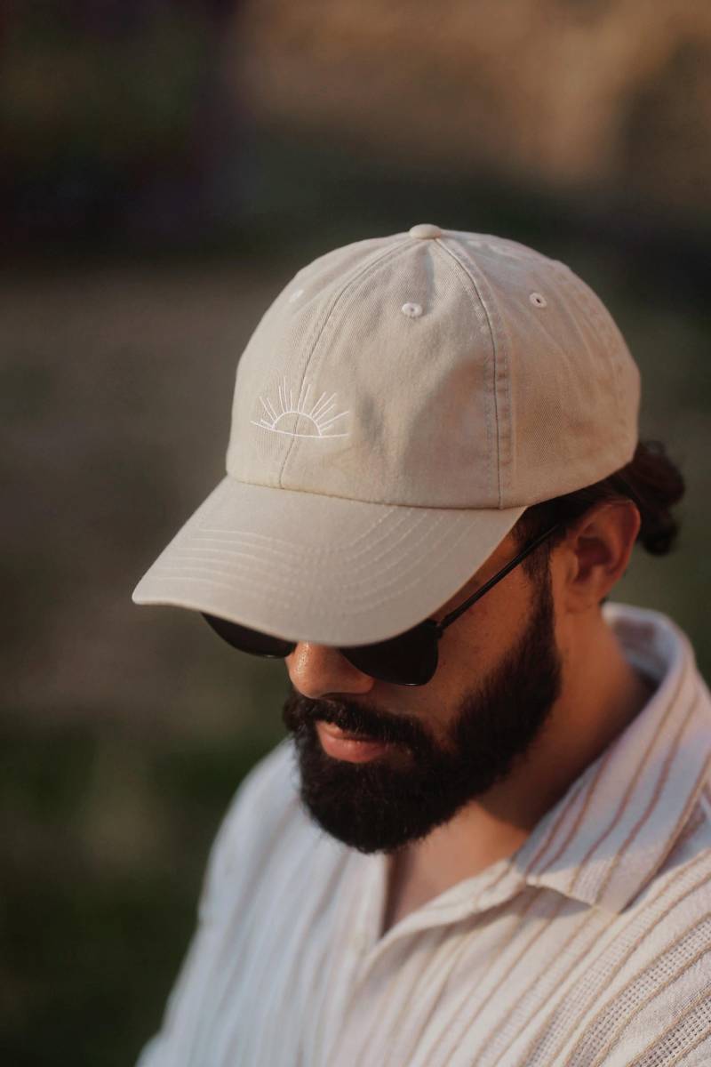 Personalisierte Sonnen Boho Cap Mit Wunschtext | Bestickte Vintage Kappe Unisex Baseball Geschenk Männer Frauen Festival von PamulaShop