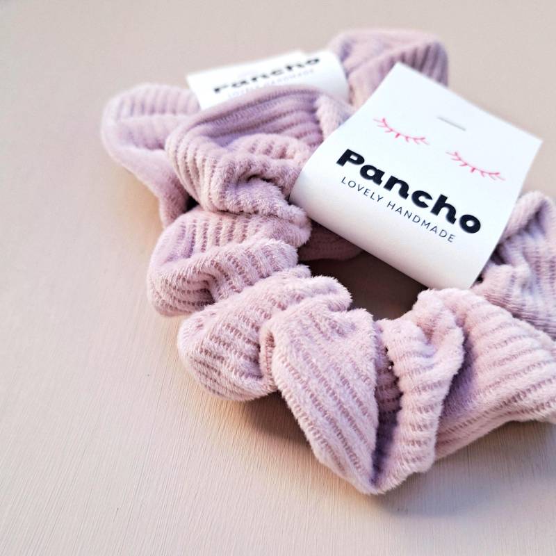 Cord Scrunchie in Staubrosé - Haargummi Aus Für Lässiges Haarstyling, Großer Weicher Zopfgummi, Accessoire Haare, Xl von PanchoHandmade