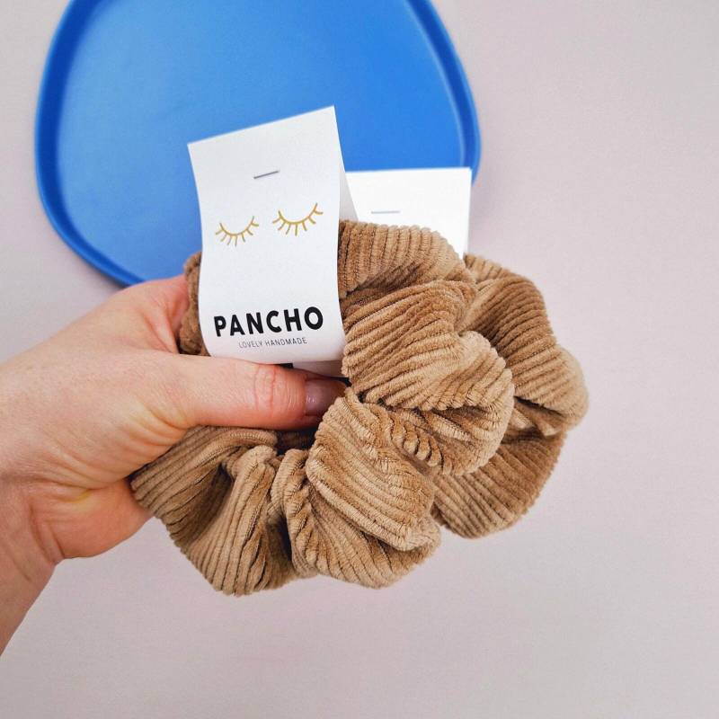 Stretchcord Scrunchie in Stauboliv | Retro Trend Must Have Haargummi Zopfgummi Geschenkidee Hygge Lifestyle Geschenk Freundin von PanchoHandmade
