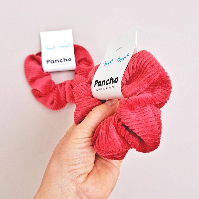 stretchcord Scrunchie in Red | Retro Trend Haargummi Zopfgummi Geschenkidee 90Er Jahre Geschenk Beste Freundin Hyggestyle von PanchoHandmade