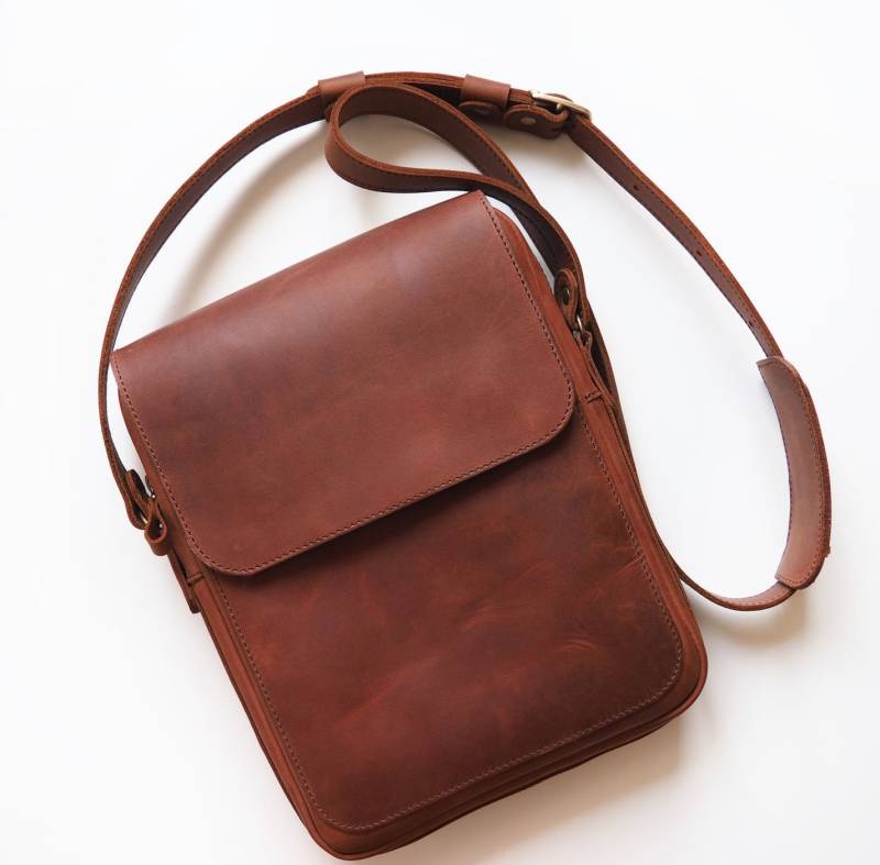 Leder Ipad Tasche, Braune Crossbody Bag, Herren Umhängetasche, Ipad 10.5 Umhängetasche von PandaUA