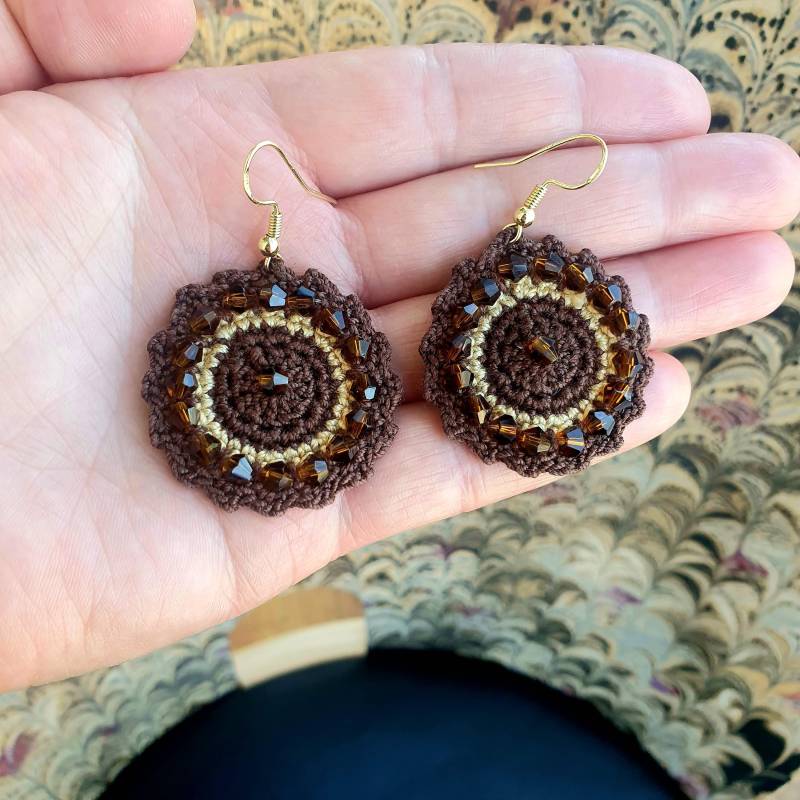 Autumn Earrings Brown Sparkling Crocheted Coffee Colored Gift For Her Dangling Earring Beige Handmade Lovers von PandalaShop