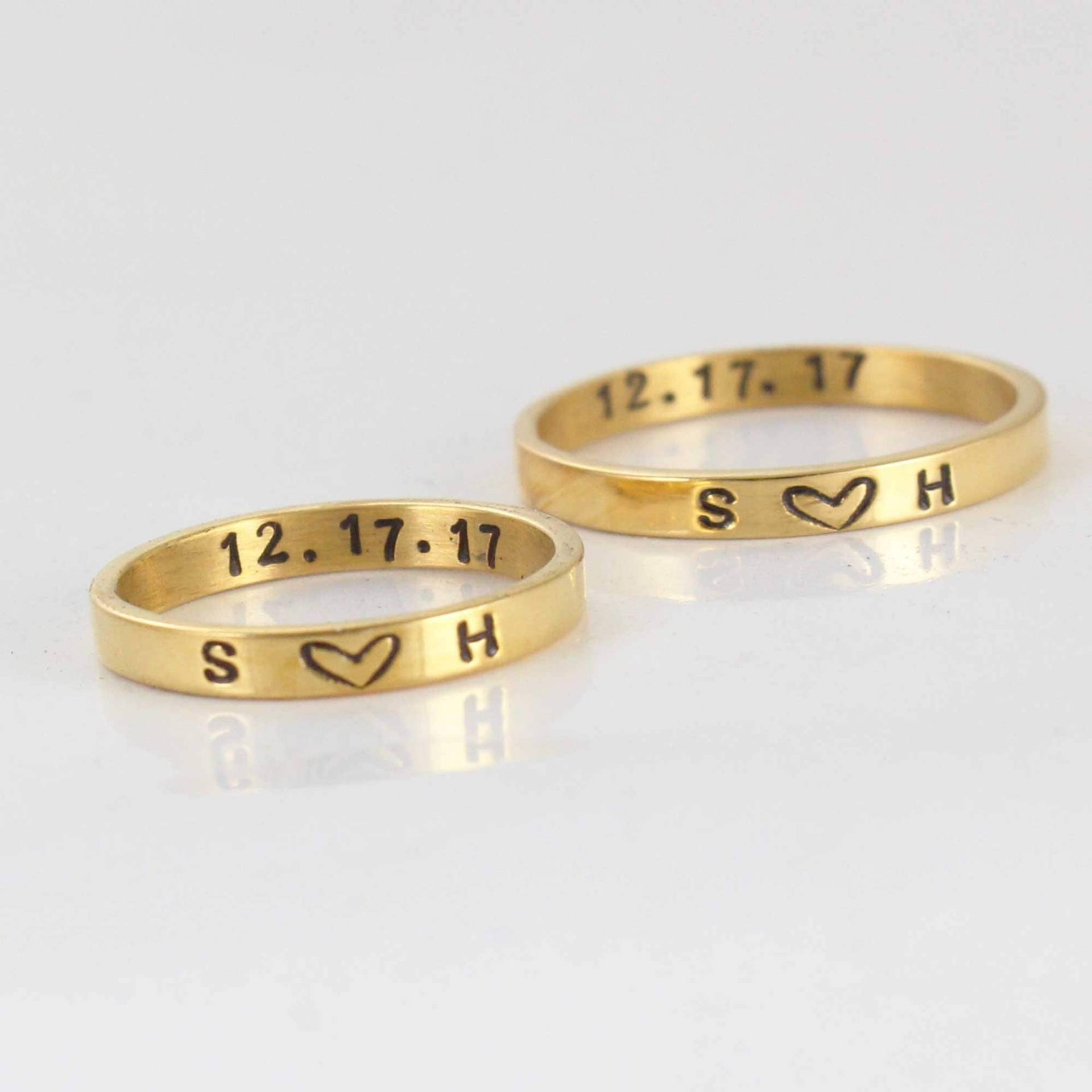 Gravierte Edelstahl Paarringe - Personalisiertes Matching Set von PandiaJewelryDesign