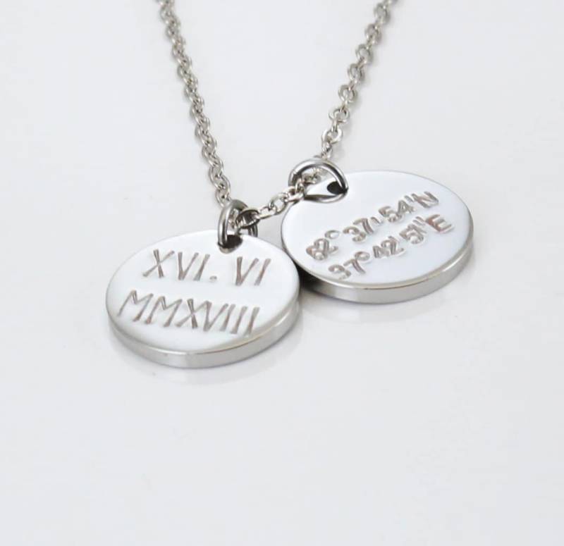 Personalisierte Halskette - Eingraviertes Datum Und Gps-standort von PandiaJewelryDesign