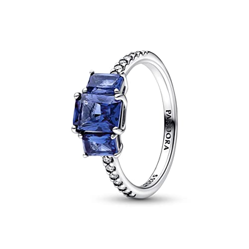 PANDORA Timeless Blauer Rechteckiger Funkelnder Drei-Stein-Ring in Sterling-Silber mit Cubic Zirkonia Timeless Collection, Größe 52, 192389C01-52 von PANDORA