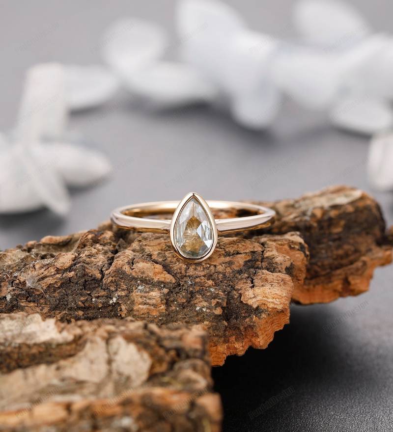 Natürlicher Aquamarinring Mit Birnenschliff, Solitärring, Massiver 14 K Goldring, Art-Deco-Verlobungsring, Edelstein-Geburtssteinring von PandridDesign