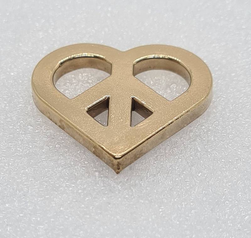 Herz Friede Ansteckpin 24 Karat Vergoldet | Silberne Farbe Handgemacht Metallisch von Pangun
