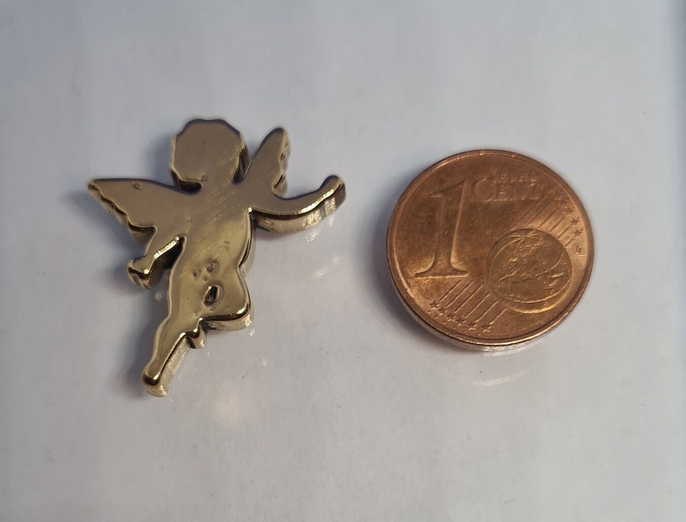 Kleines Niedliches Engel 24 Karat Vergoldetes Mit Schmetterlingsverschluss, Ein Tolles Geschenk von Pangun