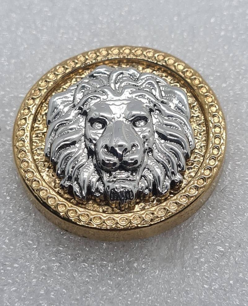 Löwe Anstecker | Gold Silber Schwarz Metallisch Schmetterlingsverschluss Hochwertig Und Zeitlos von Pangun