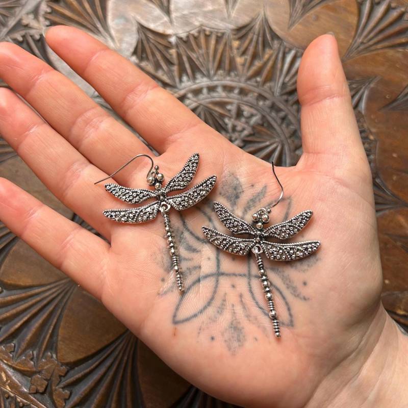 Große Libellen Ohrhänger Silberfarben von PanicQueenCreation