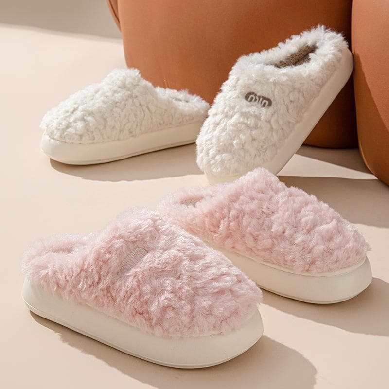 Bequeme Hausschuhe - Lustige Winterpantoffeln Für Zuhause Oder Unterwegs Bequeme Hausschuhe - Lustige Winterpantoffeln Für Zuhause Oder Unterwegs von Pantoufl
