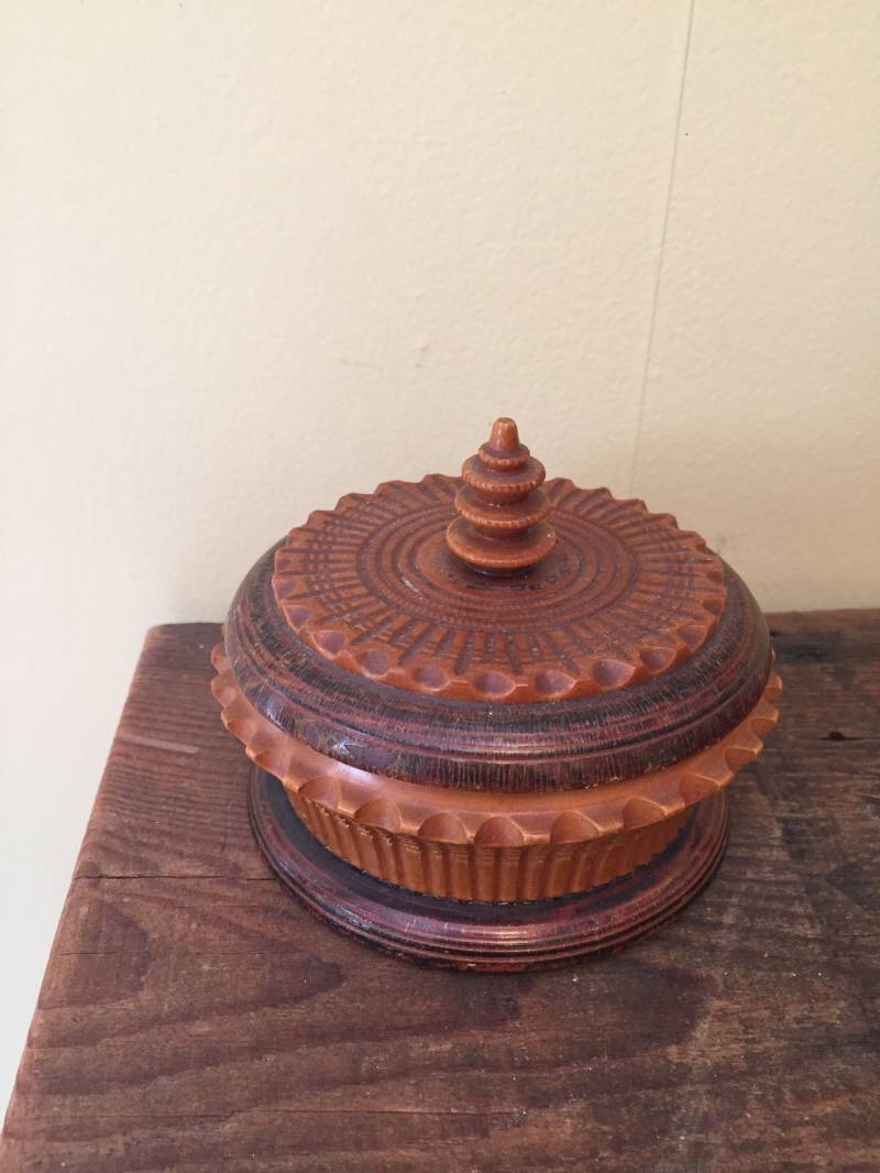 Vintage Holz Runde Deckeldose Gewürz-Box Schmuckschatulle Rustikalen Indien Einfluss von PantryandPetticoats