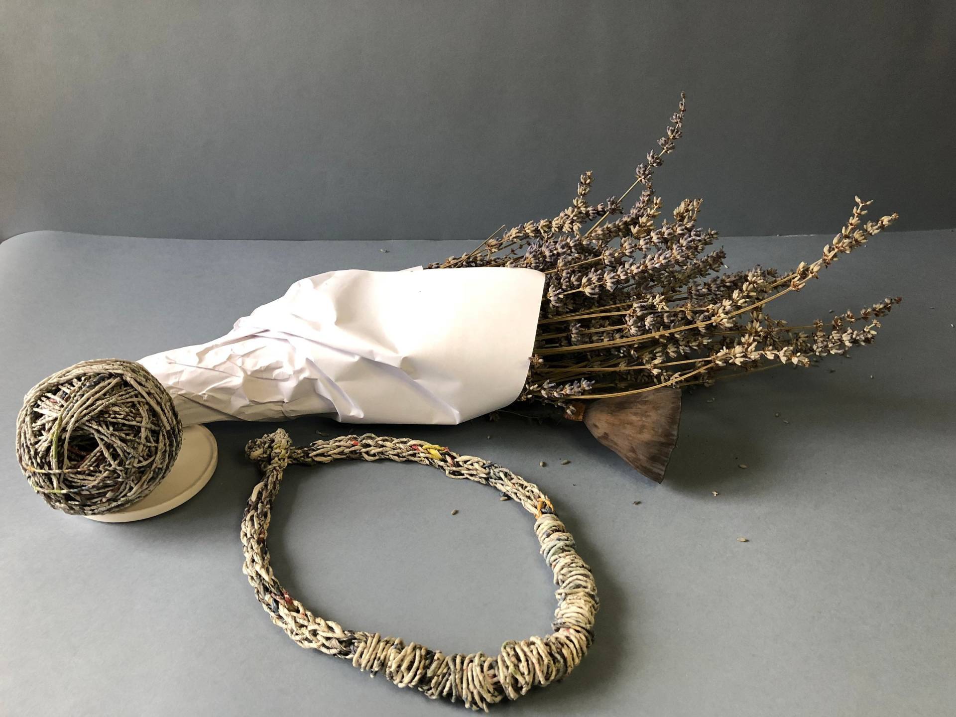 Frühling Mod Papier Halskette Frühling Mod Papier Halskette von PaolaPatrunoJewelry