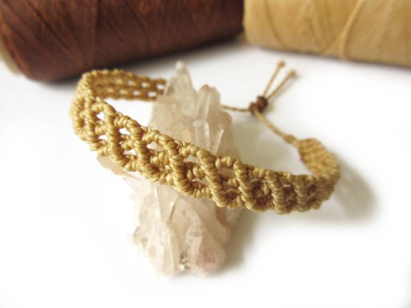 Beige/stroh Makramee Freundschaftsarmband Handgemacht/Geflochten/Geflochten Boho Armband Mit Gewachsten Schnüren. Wasserdicht Und Verstellbar Beige/stroh Makramee Freundschaftsarmband Handgemacht/Geflochten/Geflochten Boho Armband Mit Gewachsten Schnüren. Wasserdicht Und Verstellbar von PapachoCreations