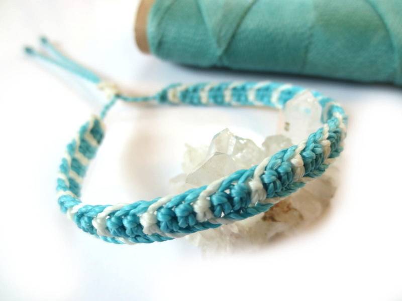 Blue Sky/Türkis & Weiß Armband Handgemachtes Freundschafts/Surf Makramee Blue Sky/Türkis & Weiß Armband Handgemachtes Freundschafts/Surf Makramee von PapachoCreations