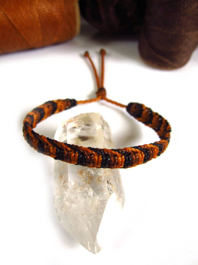 Camel Orange/Braun Freundschafts Armband Handgemacht Mit Makramee Knoten Und Gewachsten Fäden von PapachoCreations
