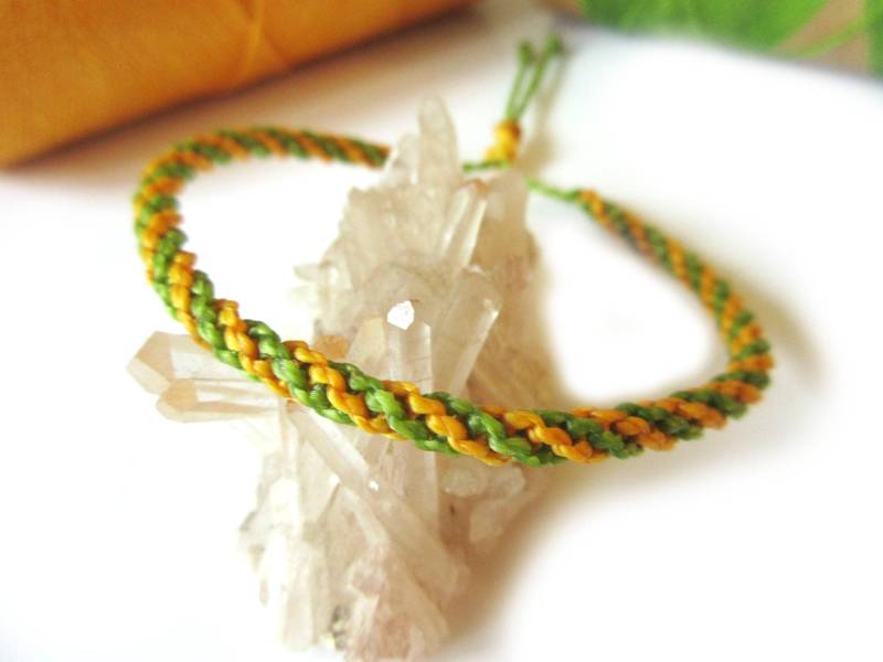 Freundschaftsarmband Apfelgrün & Gelb/Boho/Surf/Unisex Spiralkordel Armband Handgemacht/Geflochten Mit Gewachsten Schnüren. Réf.fpjauvert Freundschaftsarmband Apfelgrün & Gelb/Boho/Surf/Unisex Spiralkordel Armband Handgemacht/Geflochten Mit Gewachsten Schnüren. Réf.fpjauvert von PapachoCreations