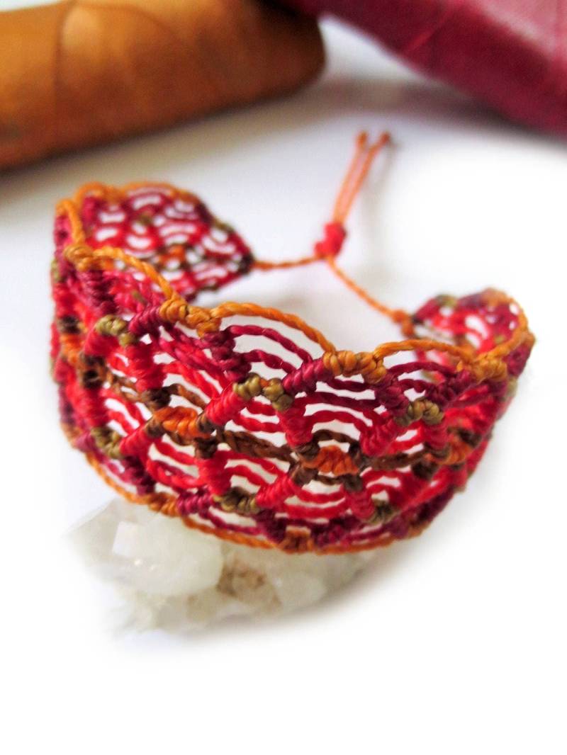 Rot Braun & Orange Makramee Freundschaftsarmband Handgemacht/Gewebt Geflochtenes Armband. Wasserdicht Und Verstellbar Rot Braun & Orange Makramee Freundschaftsarmband Handgemacht/Gewebt Geflochtenes Armband. Wasserdicht Und Verstellbar von PapachoCreations