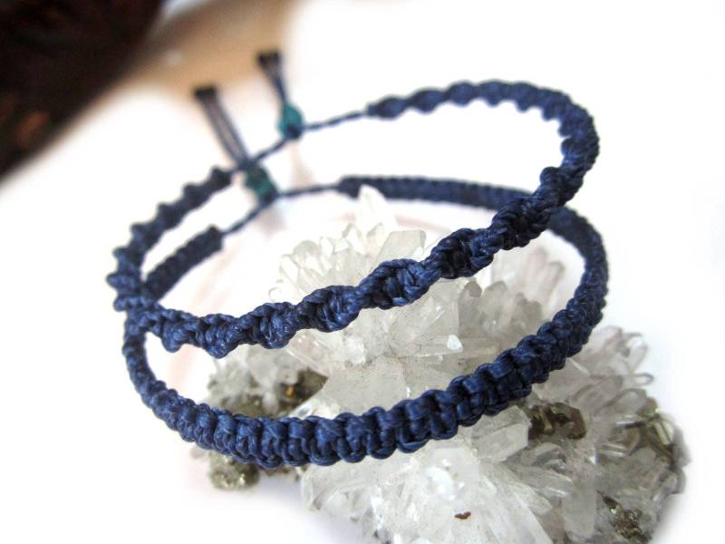 x2 Navy Blau Freundschaft Armband/Flach & Spirale Unisex Armbänder Handgewebt/Geflochten Wachsschnur Mit Makramee Knoten. Schiebeknoten. Réf.pp+Ps70 x2 Navy Blau Freundschaft Armband/Flach & Spirale Unisex Armbänder Handgewebt/Geflochten Wachsschnur Mit Makramee Knoten. Schiebeknoten. Réf.pp+Ps70 von PapachoCreations